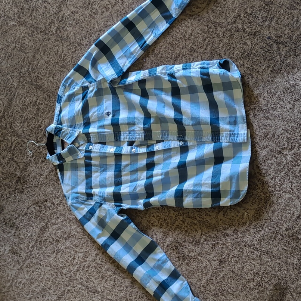 Brooks Brothers Blue checkered casual button up in small